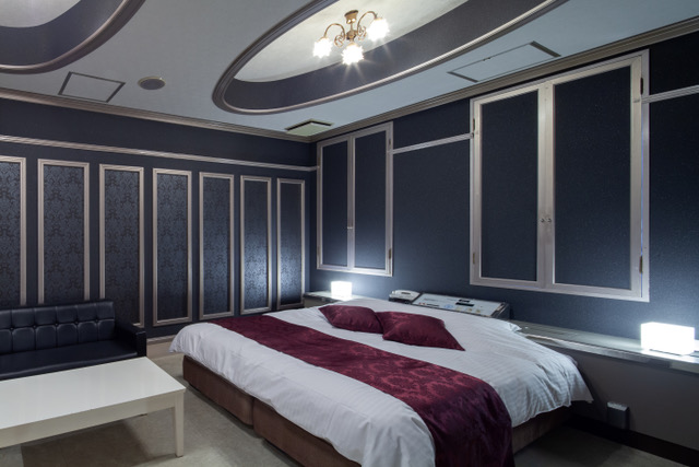 Room402